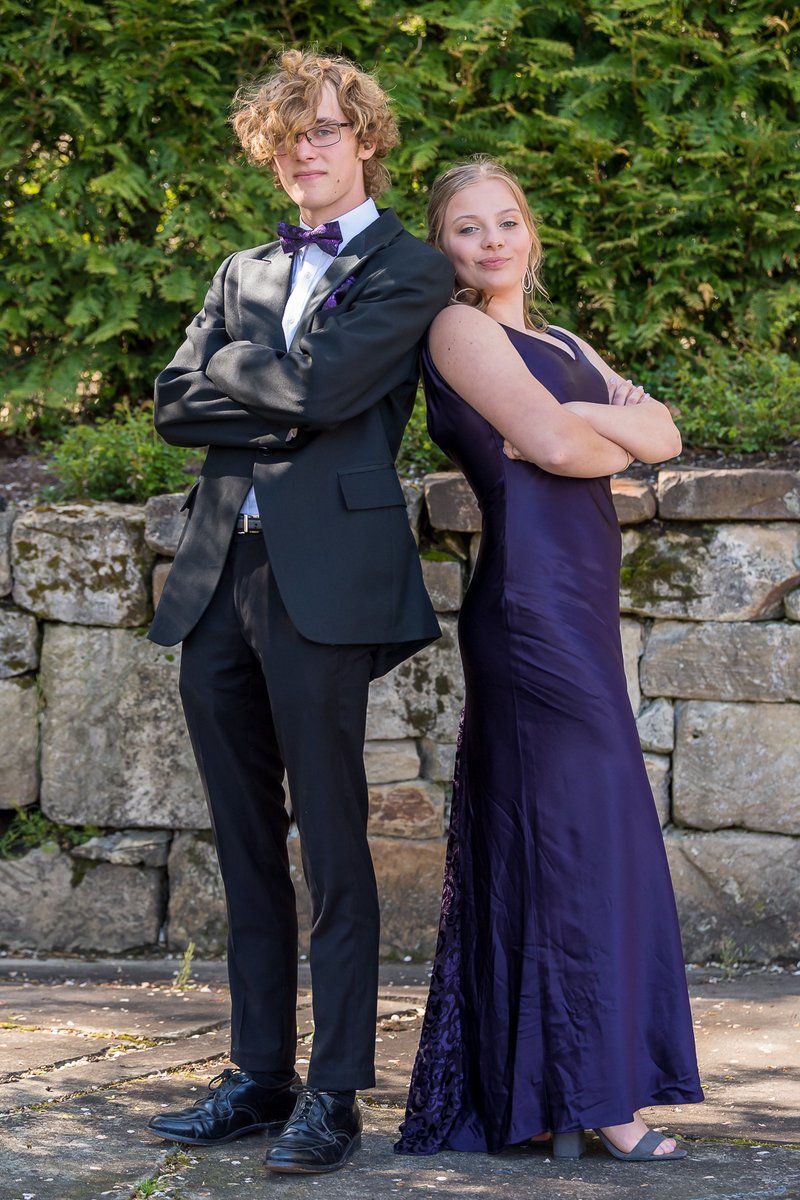 That famous brother and sister duo before the start of Prom tonight. <a href="/nedlgott01/">Ned</a> <a href="/LindseyGott/">lindsey</a> #Prom2022