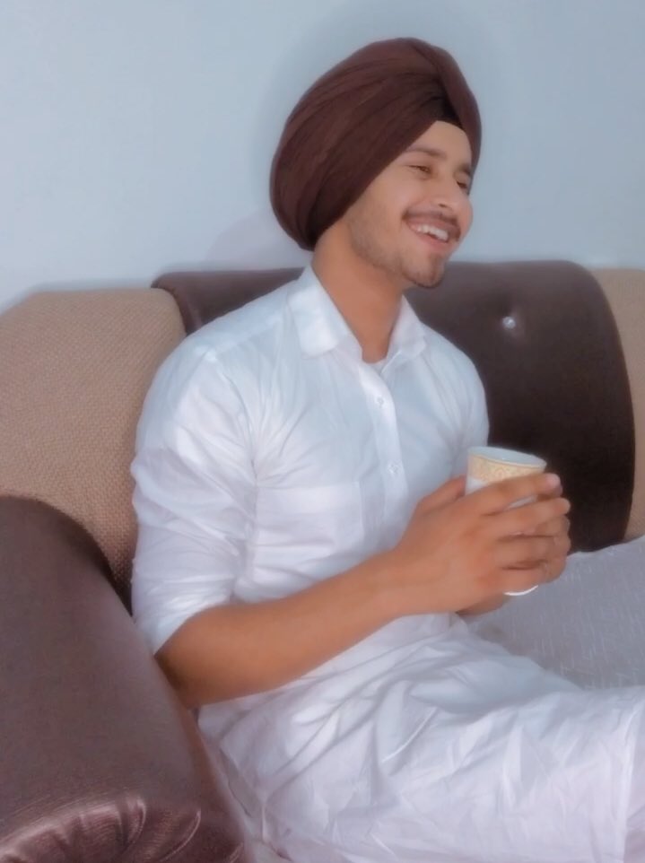 ਚੱਲ ਛੱਡ ਗੁੱਸਾ , ਮਾਫ ਕਰ , ਹੁਣ ਐਵੇ ਨਾ ਤੂੰ ਲੜ ਵੇ .. ਤੇਰੇ ਹੱਥ ਦੀ ਬਣਾਈ ਚਾਹ ਨਾਲ ਇੱਕ ਹੋਰ ਕੱਪ ਭਰ ਦੇ 💕
— ਹਰਮਨ