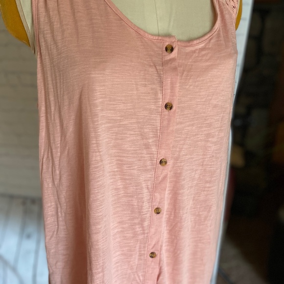 vadussa's tweet photo. So good I had to share! Check out all the items I'm loving on @Poshmarkapp #poshmark #fashion #style #shopmycloset #simplynoelle #jmcollection: https://t.co/pNDaiyIh5q https://t.co/P8rRySivFx