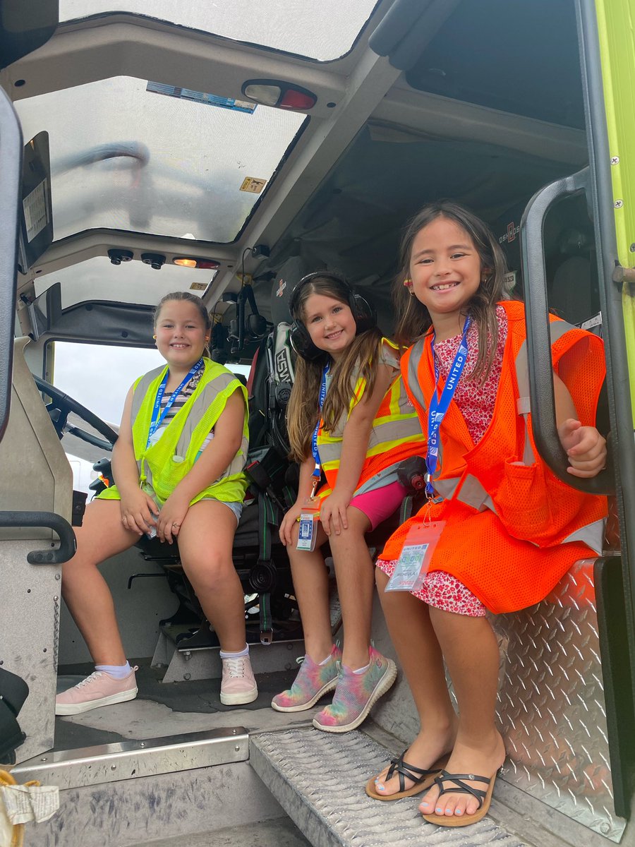 TeamKOA1's tweet photo. @united TeamKOAs 1st Annual -  “Bring Your Keikis(Kids) To Work Day”07MAY. It was good to see the Sm:)es on these kids faces, says KOA GM - Leelan M. Hands down TeamKOA came thru for the kids @JMRoitman @MikeHannaUAL @DJKinzelman @GBieloszabski @Maddie_Queen https://t.co/F3lvJ7XnjC