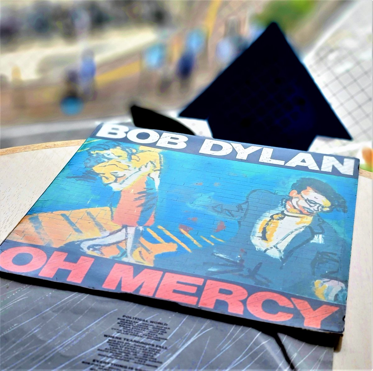 dokuuraringo's tweet image. イエロームーンと同じプロデューサーなんだなんか納得。結構好きなディランのアルバム。
『8・9、日曜・月曜連休』です。
#bobdylan #OhMercy #nevillebrothers #yellowmoon #ワインと日本酒と音楽 #アップアンドダウン #向ヶ丘遊園駅