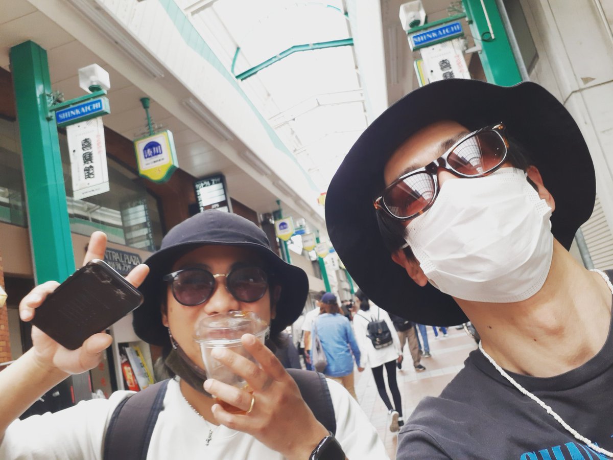 Charlie45088904's tweet photo. 新開地到着！
抜抜は15:00から湊川公園の隅っこでウクレレ弾きます。
夜は甲子園ロクイチでもやる。マハロ。

#新開地音楽祭 https://t.co/UWELq73yIR