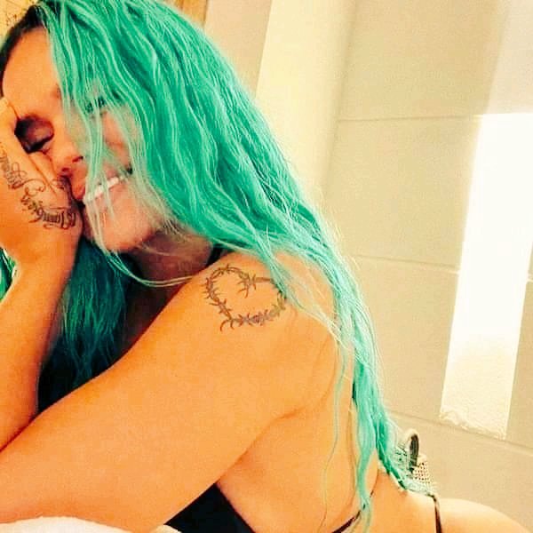 AlexDicuru92's tweet photo. Que espectáculo de mujer @karolg https://t.co/r89X316UAS