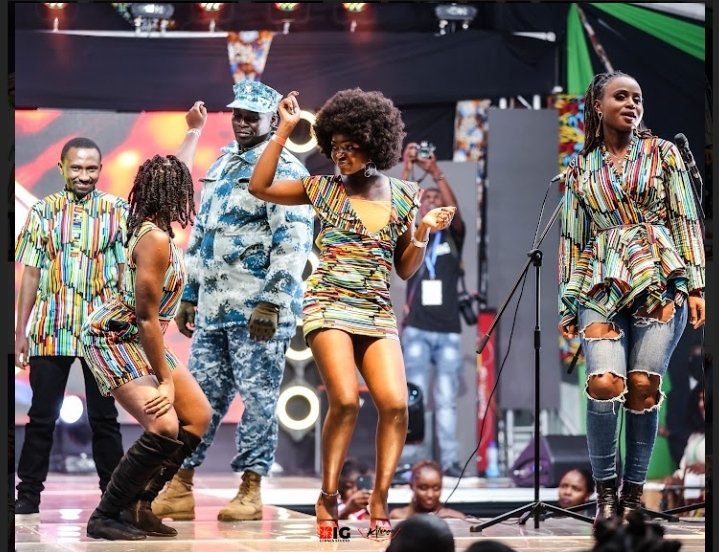 kitengefest2022's tweet photo. The stage was alive, the crowd happy and dancing. It was quite the exhilarating experience
#Kitengefashionfest2022 #fashiongala #fashionshow #eventstage #rupasmall #Eldoret #twendetukiuke #safaricomsponsorships https://t.co/w5pdgN5na8