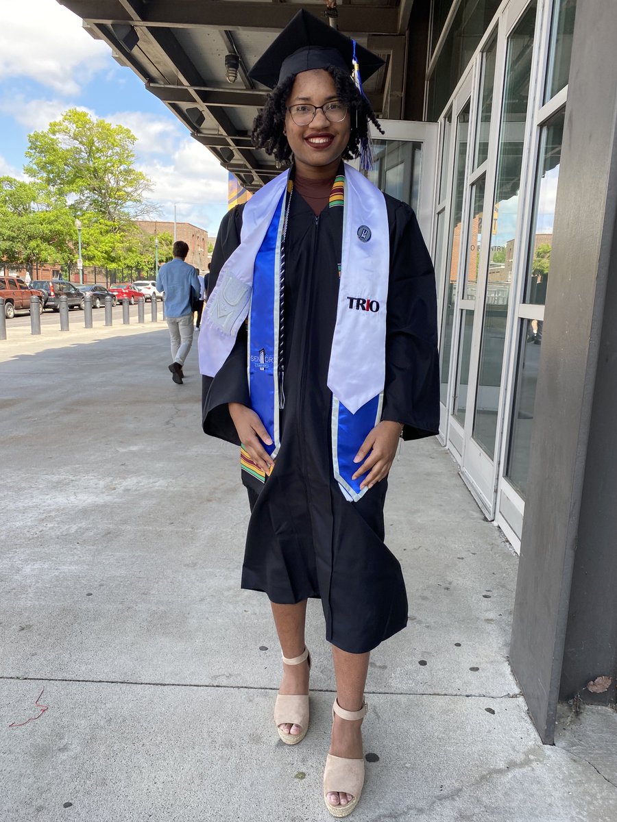 PreRatliff's tweet photo. I made it 😭💙 #memphisgrad https://t.co/wSyfTGPoEj