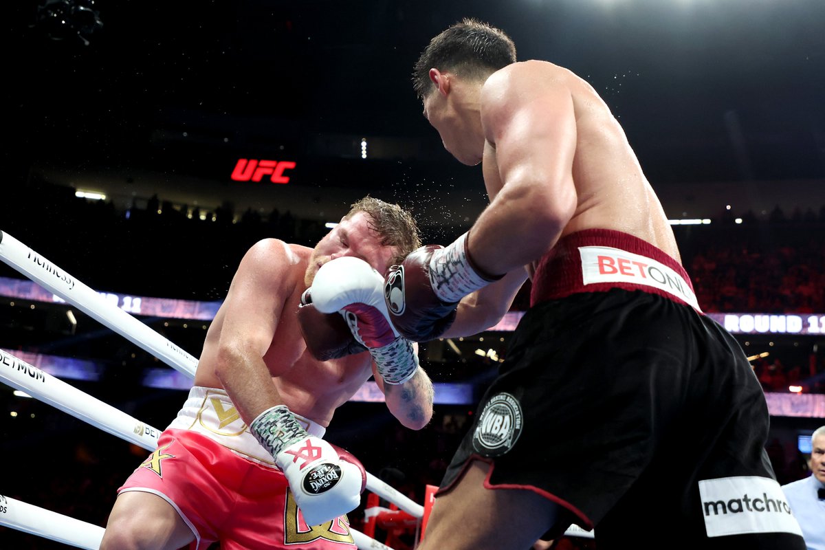 This is <a href="/Canelo/">Canelo Alvarez</a>'s first loss since he fought Floyd Mayweather back on September 14, 2013 👊

#CaneloBivol