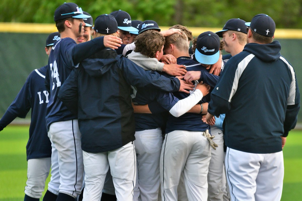 CJohnBenintendi's tweet photo. Last but not least: Some shots from Lynden Christian's 13-3 loss to Blaine 📸 https://t.co/cLhk8bwkOv