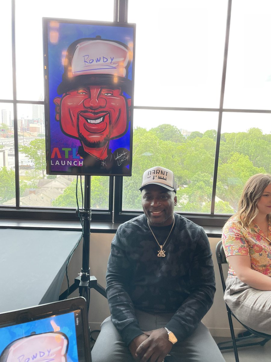 LashCanDraw's tweet photo. Thank you @MicrosoftATL for having me at your #MicrosoftATL Launch drawing live digital caricatures! Book Lash to draw digitally at your next event! Email LashWCW@aol.com https://t.co/Msw4OpyVoy