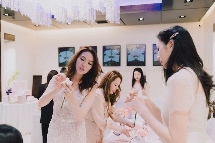 tebiedeni's tweet photo. Thank you to NestBloom and Sally's for their [Flower Banquet], which left us a wonderful place😊😊 https://t.co/9KTmmJI264