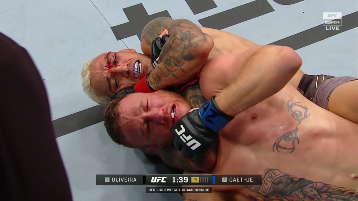 imstillshannon's tweet photo. 1st rd sub for Oliveira!!! #UFC274 https://t.co/pSYAqFD56O