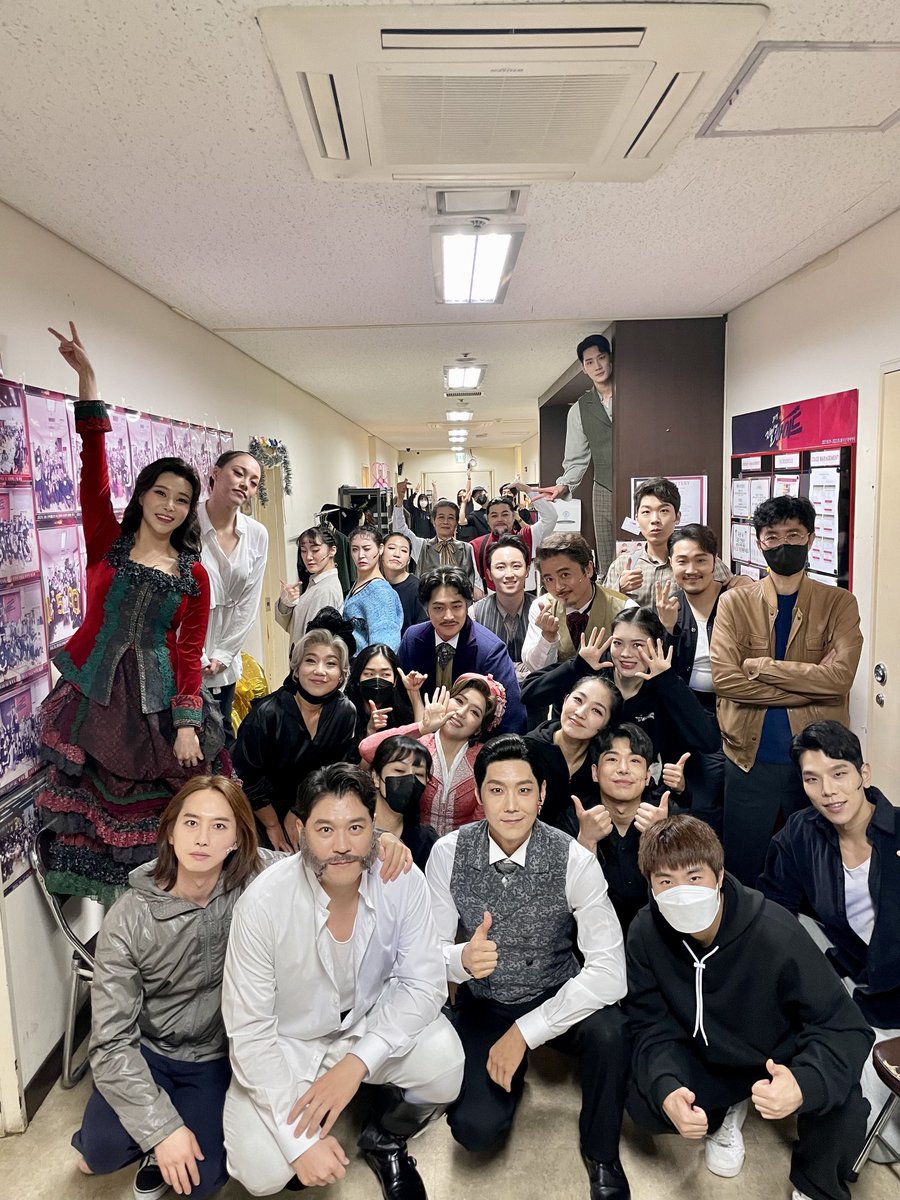#뮤지컬 #지킬앤하이드
⠀
지금 이 순간, 단 하나의 선택
#뮤지컬지킬앤하이드

#카이 #해나 #최수진 배우의
샤롯데씨어터 마지막 공연이 시작됩니다🔥
⠀
2022.05.08까지 #샤롯데씨어터
