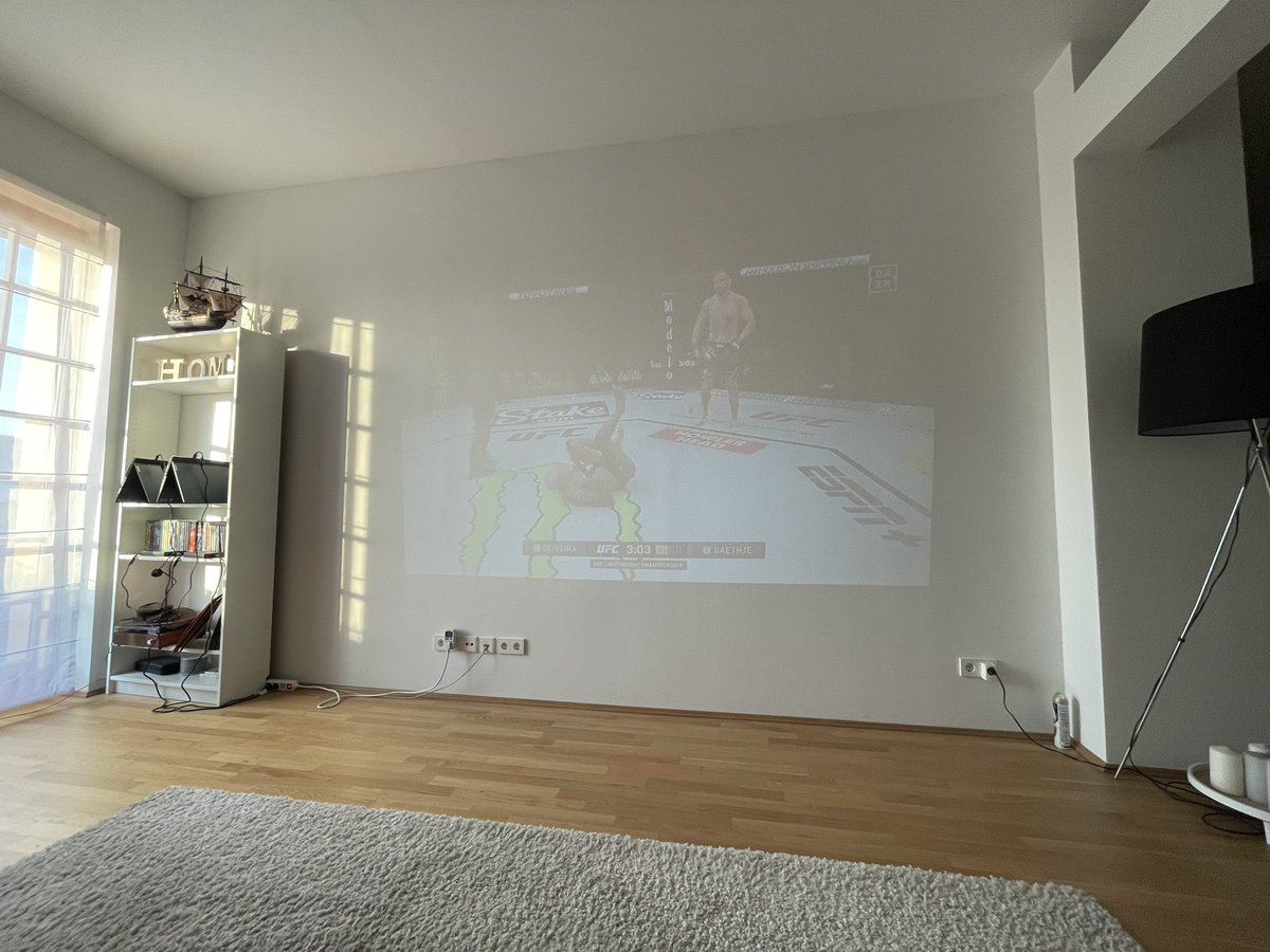 MenzerBrothers's tweet photo. Was ein Finale am Sonntagmorgen!🤩🤩🔥 Fangt mal früher an, wird zu hell für den Beamer 😜 😂
#daznfightclub @SebastianHackl https://t.co/5yLV4JAcfH