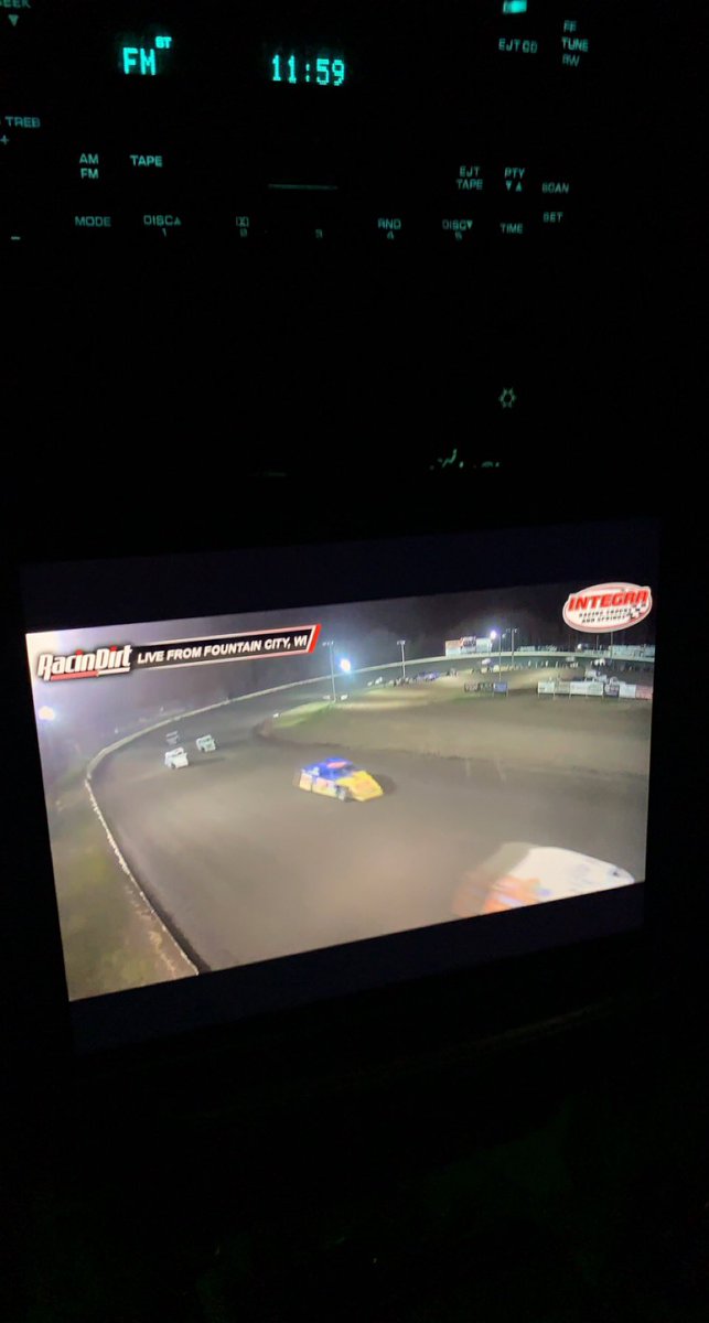 AmandaNeill6's tweet photo. Driving home from @lucasspeedway tuned into @RacinDirt  for the @USMTS main event https://t.co/Lp3Z8cQyDS