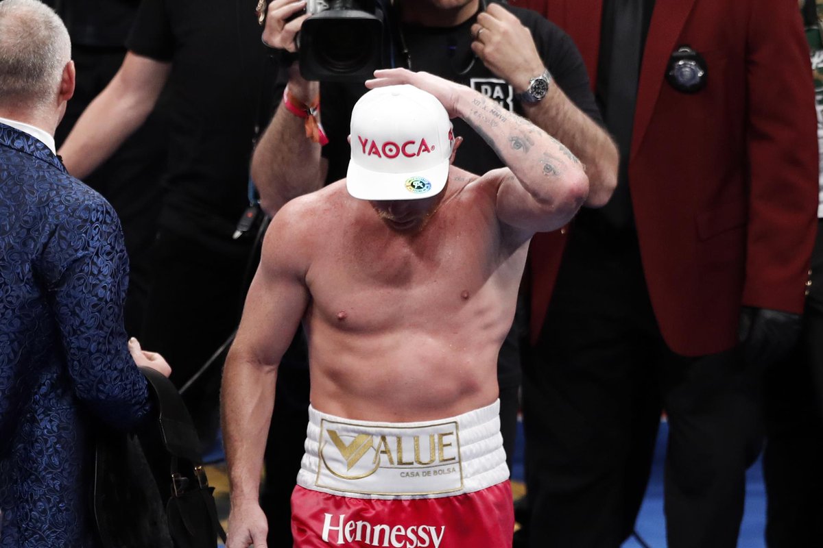 Forbes_Mexico's tweet photo. 🚨 #ÚLTIMAHORA: ¡Perdió Canelo! Dmitry Bivol venció por decisión unánime a Saúl #Canelo Álvarez, quien suma su segunda caída en su carrera  

Fotos: EFE https://t.co/t6hFXt1jlE