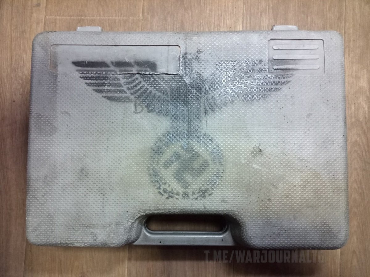 txtvodka's tweet photo. Another trophy of the Russian military on the Izyum front.The ukraine tank is on the move, after a little maintenance it will serve on the side of good. When examining the trophy, a toolbox with Nazi symbols was also found. However, nothing new.
#Ukraine️ #Russia #Indonesia https://t.co/1qBBOT4f0f