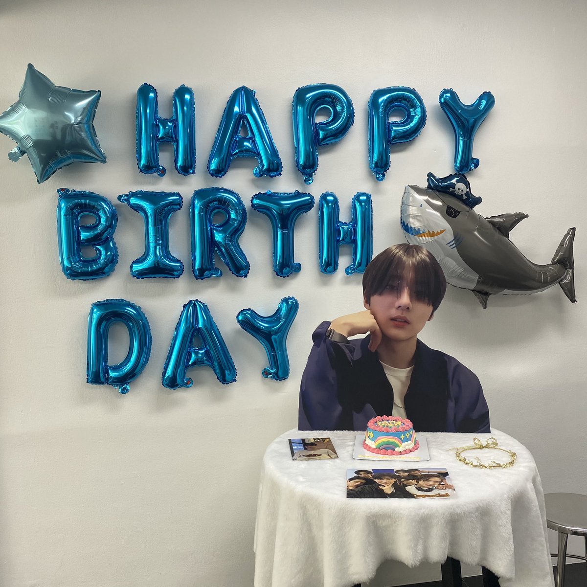 sangwon_th's tweet photo. Ⓜ️🥀Our sangwon Birthday Project🎂🗯❕

Location : The Doyle at siam (สยามสเเควร์ ซอย 7
Date : TODAY
Time : 11.30 - 18:30น.

ㅡ คาเฟ่เปิดแล้วนะคะทุกคน🫶🏻มาเจอซังวอนกันเร็วค่ะ ใครจะวอคอินตอนนี้ยังเหลือที่ว่างอยู่นะคะ💙

[ #OurSpringBoy20thBirthday
#sangwon #상원 #traineeA ] https://t.co/QEy76Gme9Y