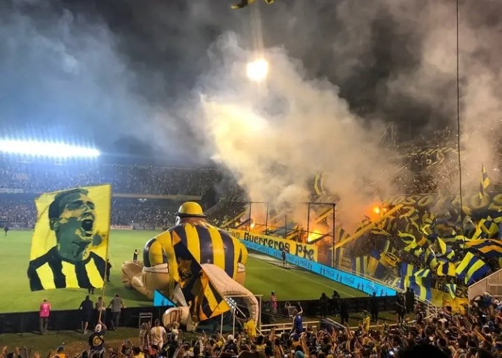 Últimos en el campeonato, no traten de entenderlo.
Esto es Central. 🇺🇦⚔️