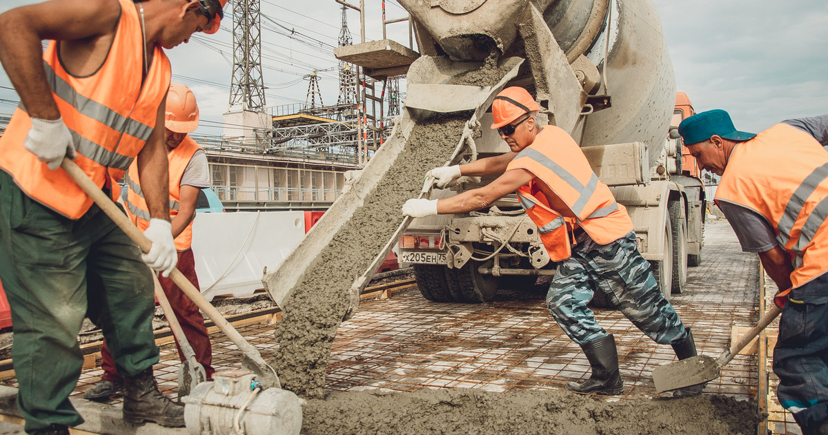 бетонщик. бетонщик на стройке. обучение бетонщик. обучение бетонщик. бетонщик-арматурщик.