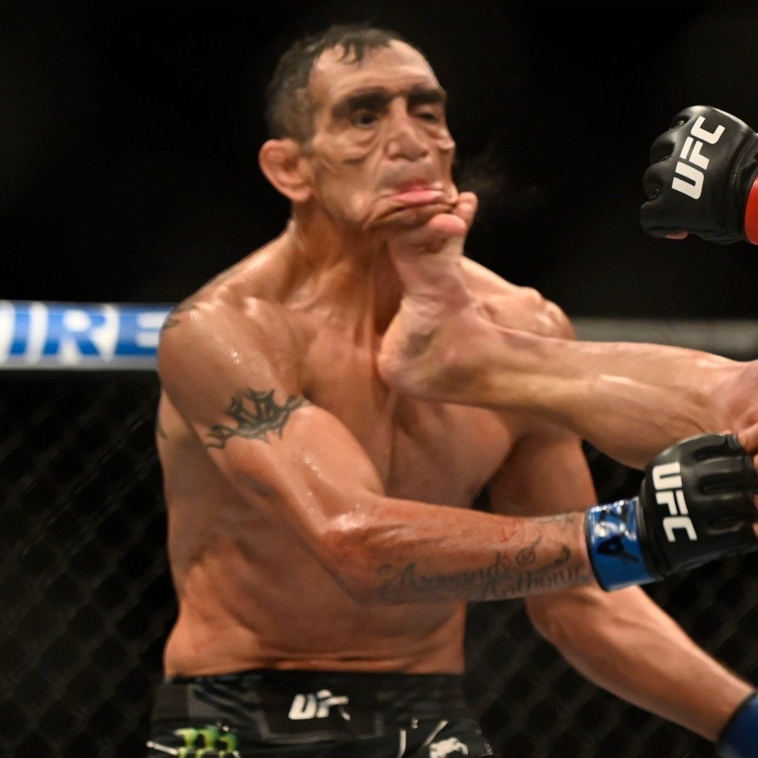 MrTalatala's tweet photo. Michael Chandler turned Tony Ferguson into a NFT 🤦🏽♂️🤣 #imsorrynotsorry https://t.co/6L0c9wmiPZ