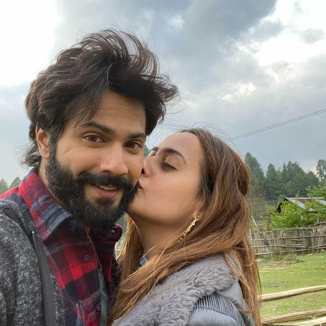 Rainberryy_'s tweet photo. Natasha commented 😭
|| @Varun_dvn #VarunDhawan
#NatashaDalal || https://t.co/OE5fEjJrhj
