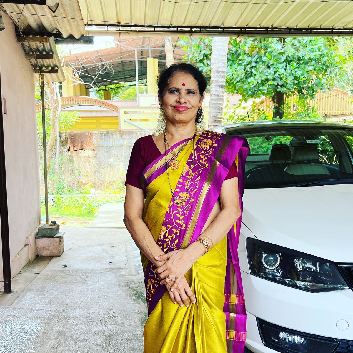 arvindkp6666's tweet photo. Happy Mother’s Day Amma
#preethiiraliantaraaladinda 💛🖤
#AravindKP #Aravind #KP #Arvians #Arya #Arviya #Udupi #Kadiyali #PreethiIrali #champ #AravindKP69 #KP69 https://t.co/YKpAZd2Sw3