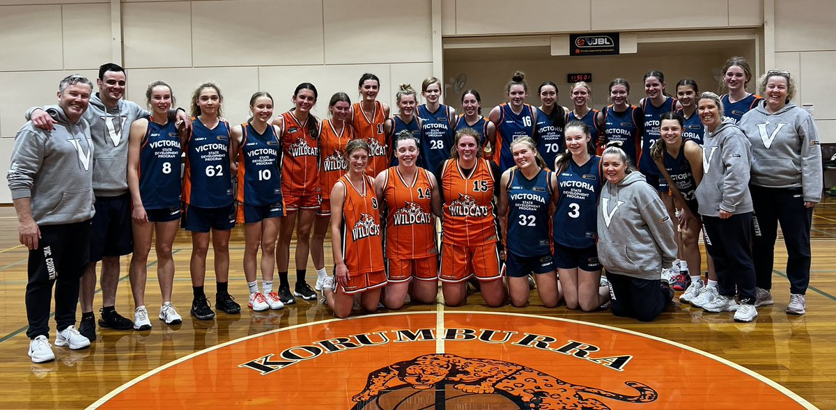 matbholmes's tweet photo. State Camp 2 ✅ Great to have Mike McHugh on court for a session on finishing skills.👏🏻👏🏻 Excellent hit out against the Korumburra Wildcats too! https://t.co/Np9o0FwjLY
