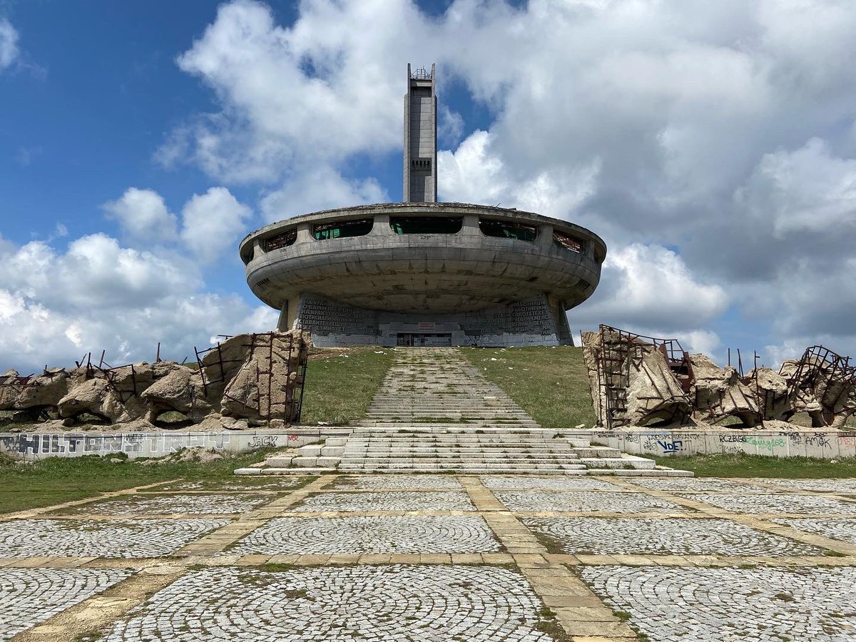 classiccarhols's tweet photo. A gorgeous Spring day allowed a recce to #Buzludzha and #Shipka monument this week.
Tour places still available for #Bulgaria in July and August. See https://t.co/4qI7S5qDLM for dates and details #summerholidays #classiccars #Trabant https://t.co/k8vAFEyyKT