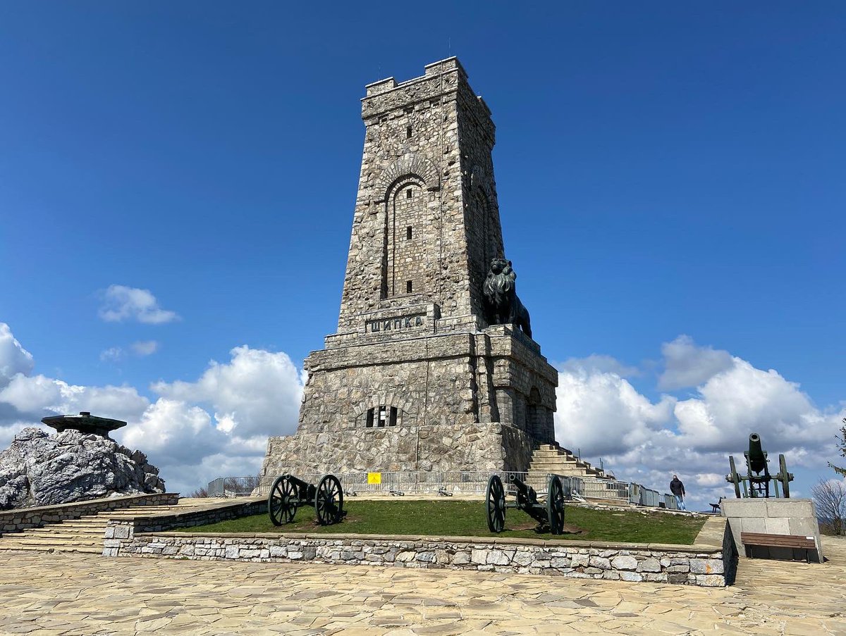 classiccarhols's tweet photo. A gorgeous Spring day allowed a recce to #Buzludzha and #Shipka monument this week.
Tour places still available for #Bulgaria in July and August. See https://t.co/4qI7S5qDLM for dates and details #summerholidays #classiccars #Trabant https://t.co/k8vAFEyyKT