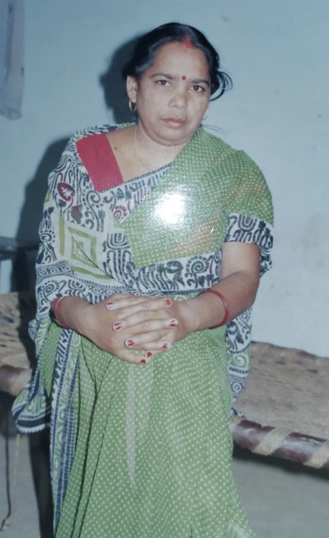 coprajaneesh's tweet photo. माँ के लिए क्या लिखूँ ,
माँ ने खुद मुझे लिखा है ! #HappyMothersDay ❤️ https://t.co/BUYRzMSWam