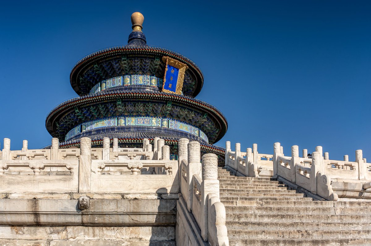 YanQun5's tweet photo. The Temple of Heaven built in 1545 (taken in 1879) and the Temple of Heaven built in 1896 (taken in 2021). https://t.co/bckQ7e9p6S