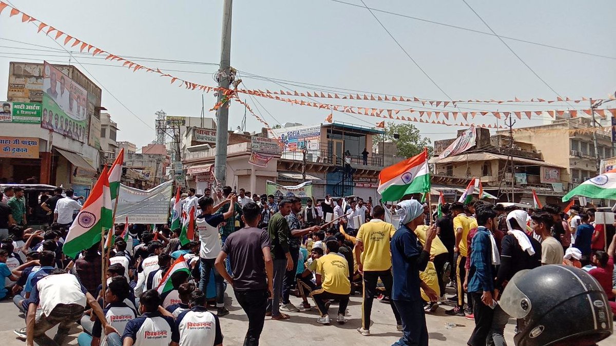 ManiMan44065182's tweet photo. #JusticeForDefenceStudents 
@DefenceMinIndia @IAF_MCC @RahulGandhi @INCIndia @rajnathsingh @narendramodi @PMOIndia 
I support the students those who are asking for justice bcz it's a government that holds everything
I demand Justice for students https://t.co/bhf7ZzLJqv https://t.co/YsDD52N8Jo