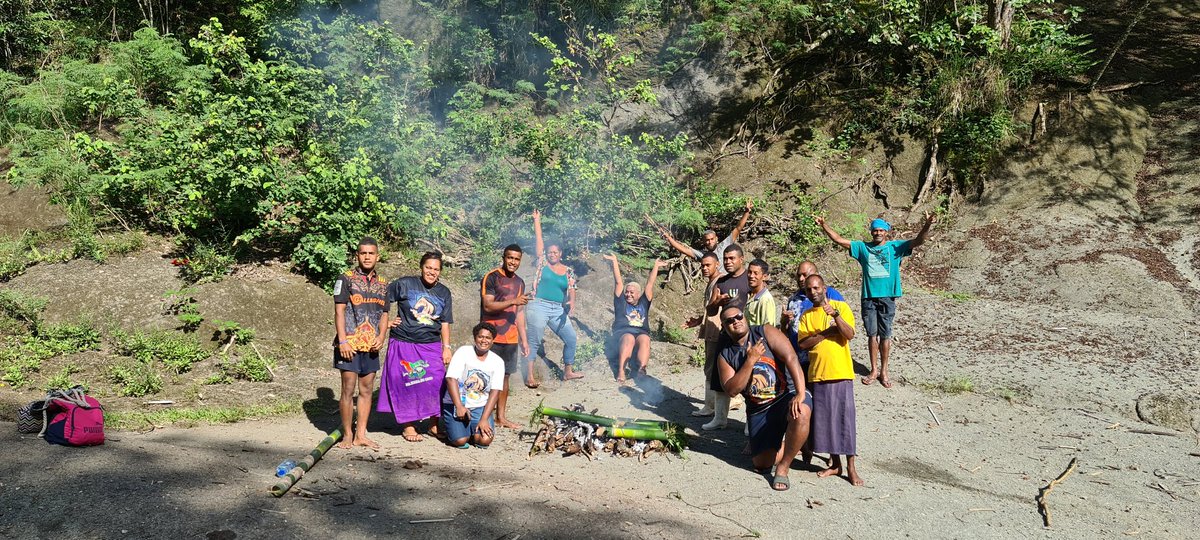 LuluNOTLusi's tweet photo. #Project6 completed with the @HakwaGang Fam up in the Highlands of Navosa in the beautiful village of Nasaucoko 😊

Thank you to all that assisted, we are forever grateful..❤️❤️

#HakwaGang #JuMataJuQata #YouthsAssistingYouths #Nasaucoko #Navosa #Sigatoka https://t.co/qVb2wxsq7W