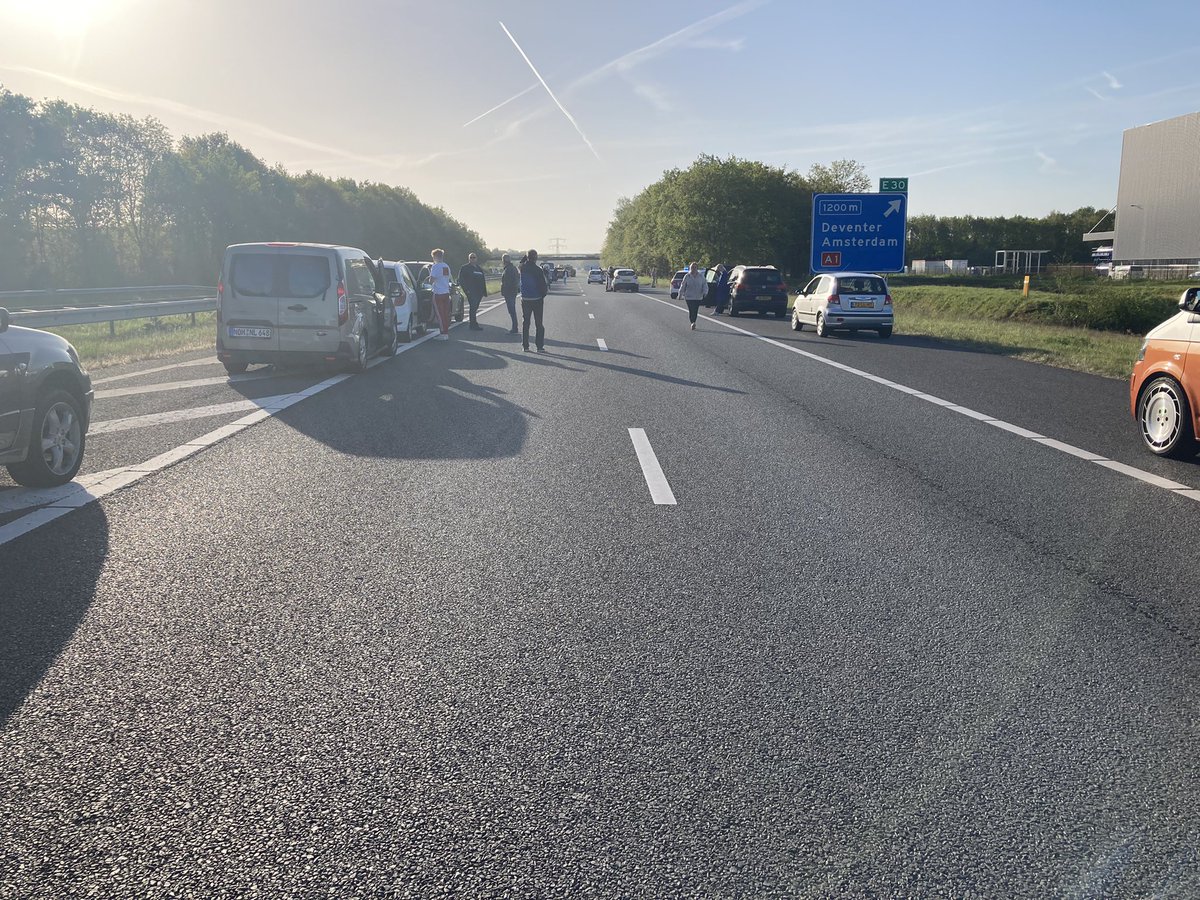 IvanZkey's tweet photo. Ongeval op de A1 - Almelo richting Hengelo https://t.co/0JvSFUd9TF