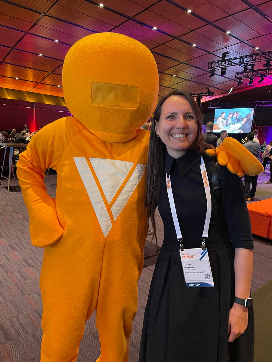 VisevenMarTech's tweet photo. Bold orange is trending for 2022 👉 in Boston as well.
#pharma #colorofthemoment #veevasummit https://t.co/g5ucV12P3o