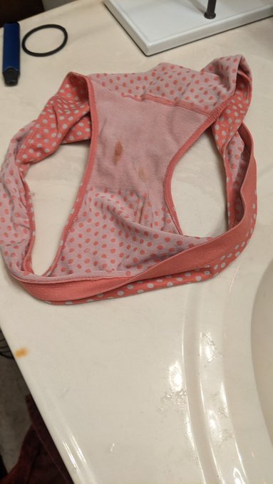 Who's the #pantysniffer that wants my #wornpanties #buymyundies if not!! No worries! I'll wash &amp; wear<a href="/tag/pantysniffer"class="tags">#pantysniffer</a><a href="/tag/wornpanties"class="tags">#wornpanties</a><a href="/tag/buymyundies"class="tags"><span>#buymyundies</span></a>