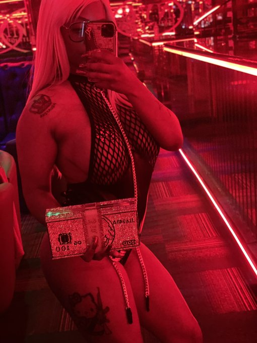 &ldquo;I&rsquo;m chained and whipped in, to do your bidding.&rdquo; 🌹- Trisha paytas @trishapaytas https://t.co/VpnEtT