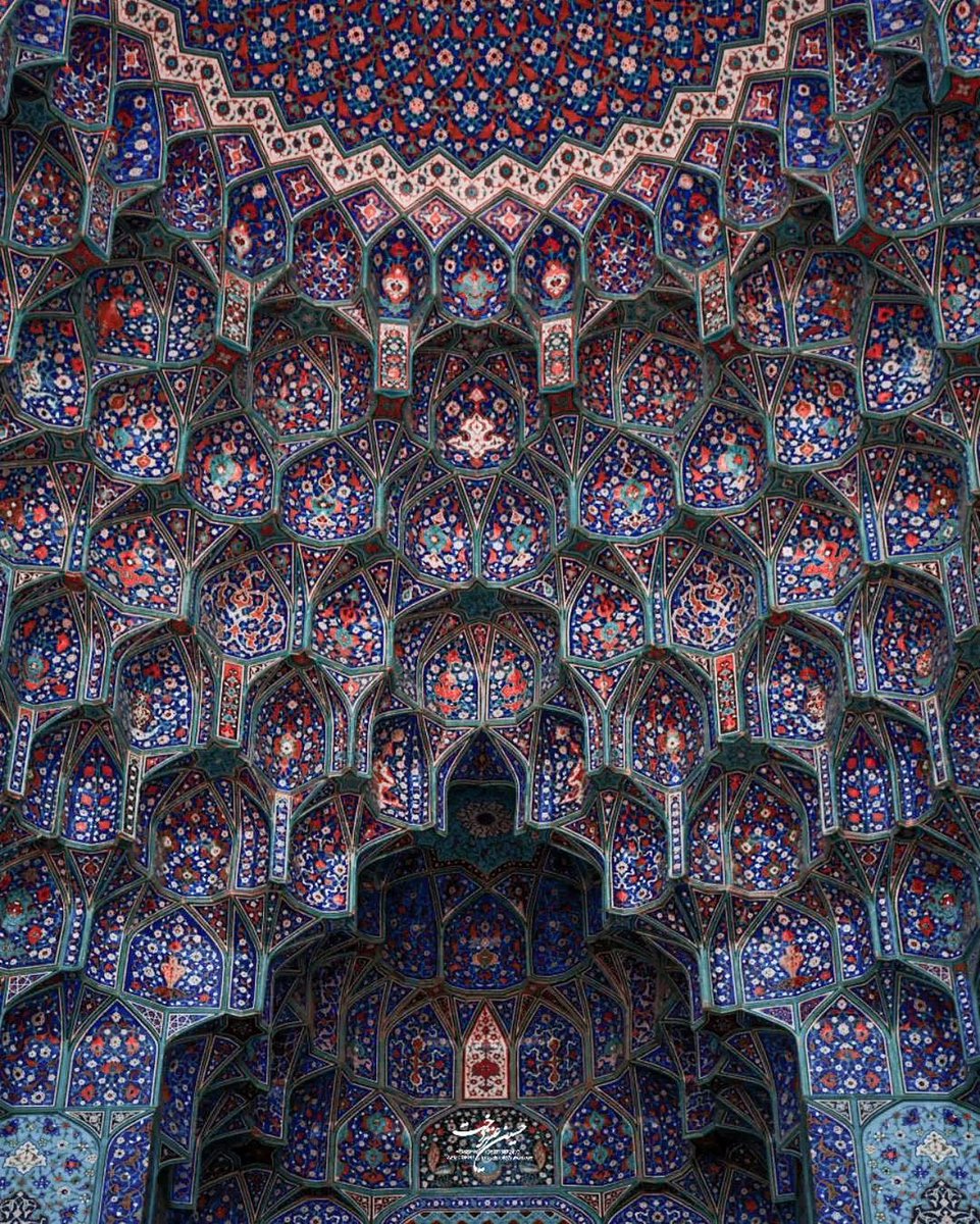 GoPersis_com's tweet photo. Muqarnas is one of the most stunning decorative elements of Persian architecture.

📸: https://t.co/gM7TQTwtEK

#Travel #architecture #irantour #persianarchitecture #tourism #traveler https://t.co/lM48ohNCKi