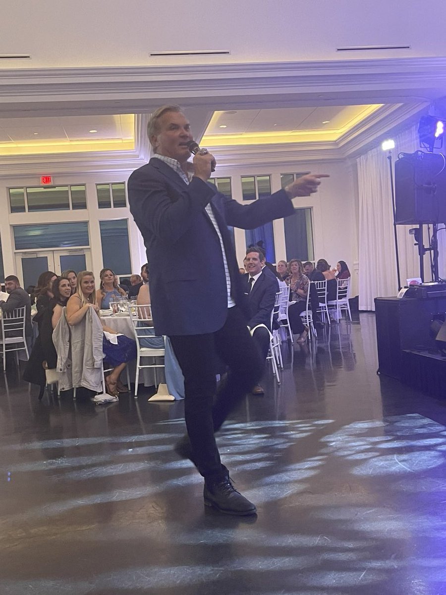 RPM89's tweet photo. Thank you so much @scottzolak for making our wedding day over the top! Place was lit! #SupZo https://t.co/873vQYA5pK
