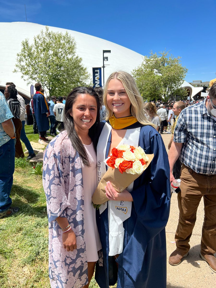 AlexisBesinaiz's tweet photo. Two graduations in two days! Congratulations graduates! Extremely grateful to have built some of the best, lifelong relationships this past year. I’m really going to miss you! Plus, a very special thank you for inviting me to be a part of your special day! 🎓💛⚒ #GoJacks https://t.co/lADZnjfqwB
