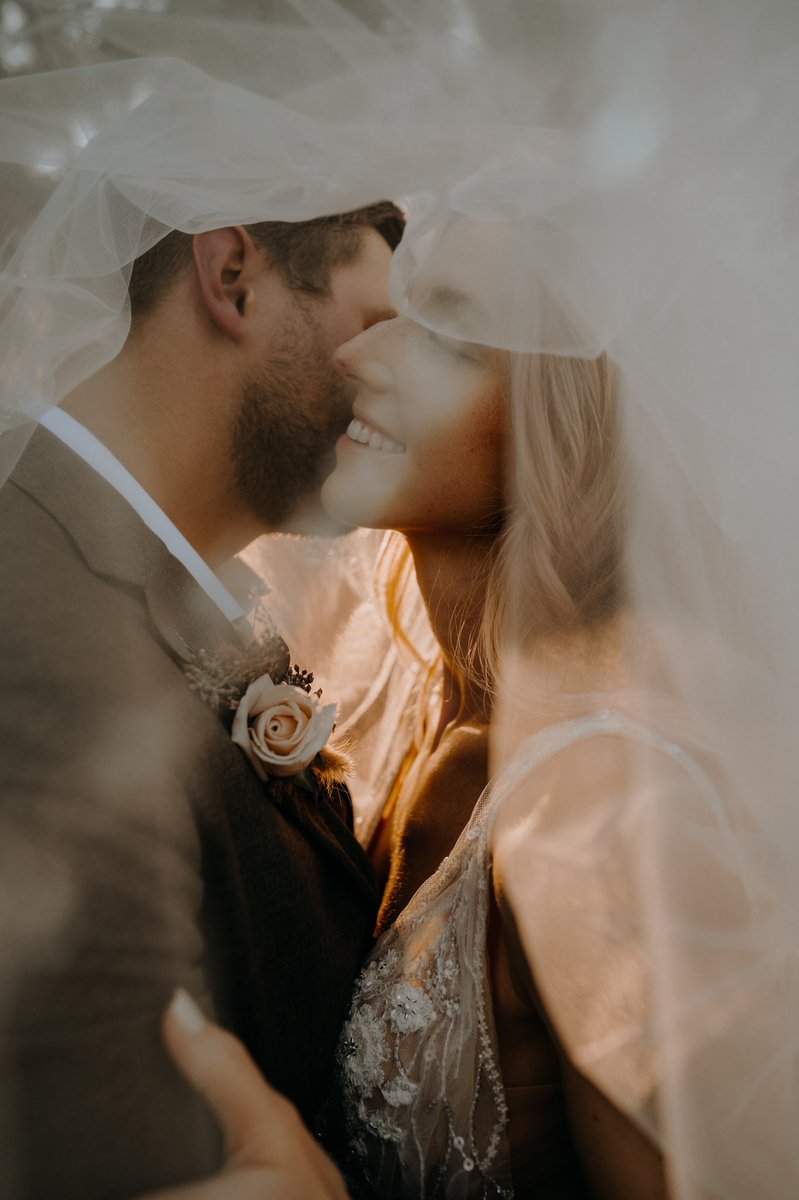 Robert_cobb_pht's tweet photo. This was probably one of my top 10 weddings I’ve ever done, was stoked to travel to Pennsylvanian for this breathtaking wedding! #travel #weddingphotographer #emotion #lakeErie https://t.co/DWsFKwayaO