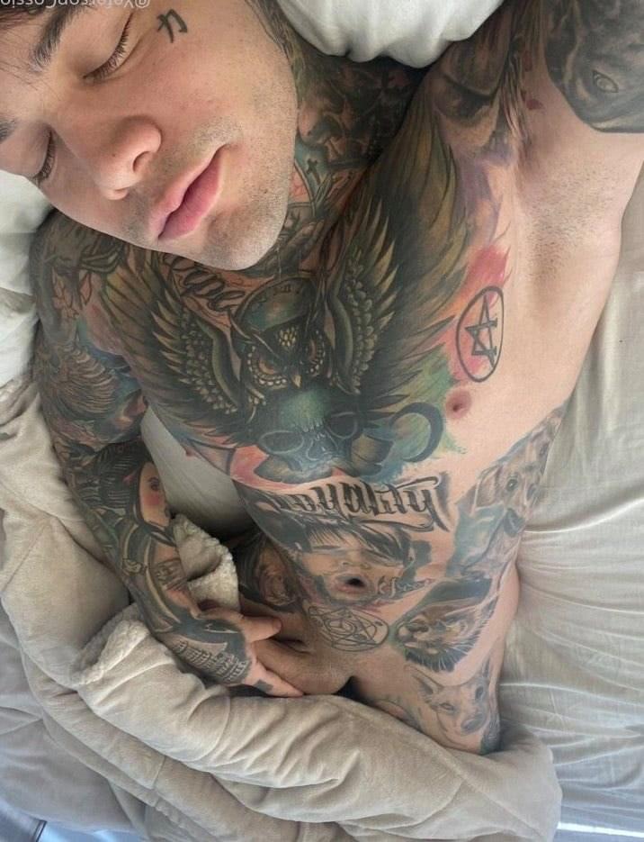 1040875Y's tweet photo. Yeferson Cossío🤤 https://t.co/GImpl8lTMb