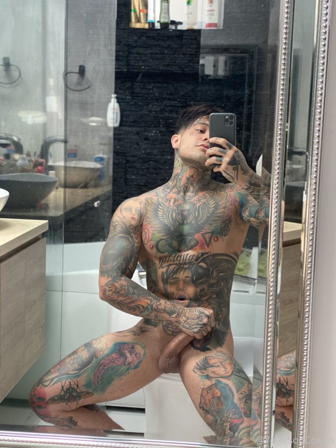 1040875Y's tweet photo. Yeferson Cossío🤤 https://t.co/GImpl8lTMb