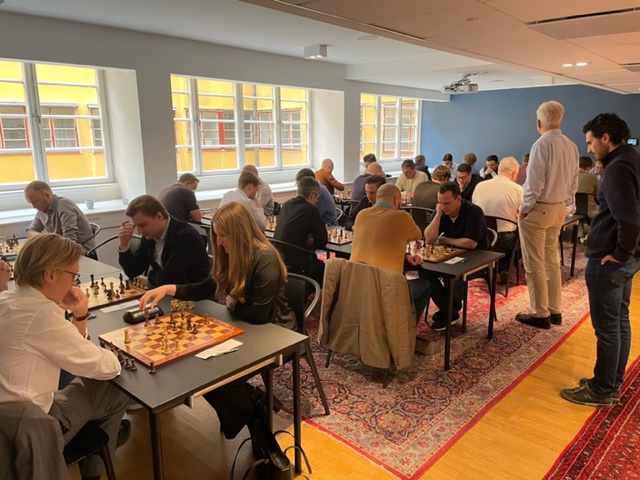 Johan_Elmquist's tweet photo. Sitter och summerar gårdagens @Finansschack Nu är vi igång igen efter 2 års uppehåll. @finwirefredrik och jag taggade inför nästa år redan efter en fantastisk schackdag igår. #schack https://t.co/RgK3RgmDTF