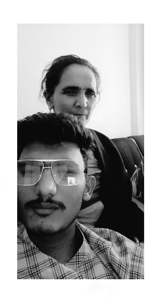 hitenn_mistry's tweet photo. Everyone's Guru, mentor, friends 
In short “Tu hi hain sansaar sara”💙✨
.
.
#HappyMothersDay https://t.co/QVKk1TfEX7