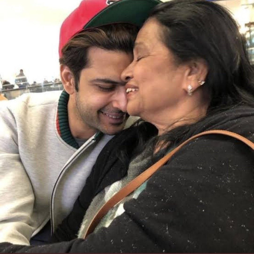 RiyaChib8's tweet photo. A son like him.
A brother like him.
A boyfriend like him.
A frnd like him.
A son in law like him.
A husband like him.
THIS IS ALL A GRL DESIRES IN LIFE 
..
THANKU MUMMA KUNDRRA FOR GIVING BIRTH TO AN ANGEL
HAPPY MOTHER'S DAY ❤❤
@kkundrra 
#TejRan #KaranKundrra #Tejasswiprakash https://t.co/skyIe7KCDI