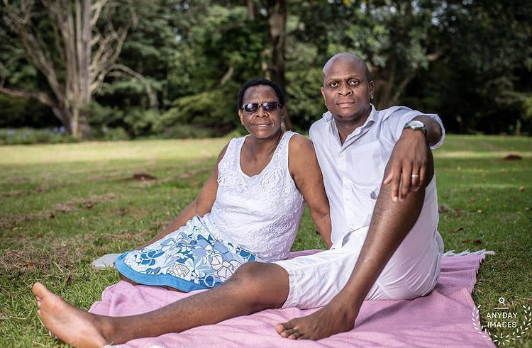 Linda_kaMkhonto's tweet photo. Happy Mothers Day to i’Oledi 
📸 ⁦@AnydayImages⁩ https://t.co/cx6sfnHL6E