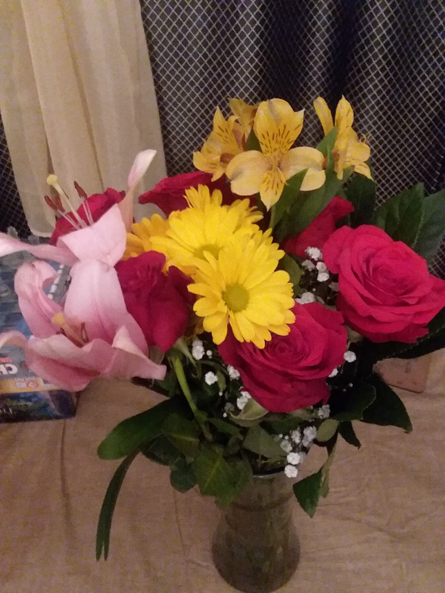 HMForrest1's tweet image. Happy Mother&apos;s Day!
-
-

#mothersday2022 #motherandson #mothersdayflowers