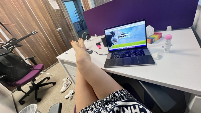 Sunday office😜 https://t.co/0JKpDg7qzI<a href="/tag/blacktapeproject"class="tags"><span>#blacktapeproject</span></a>