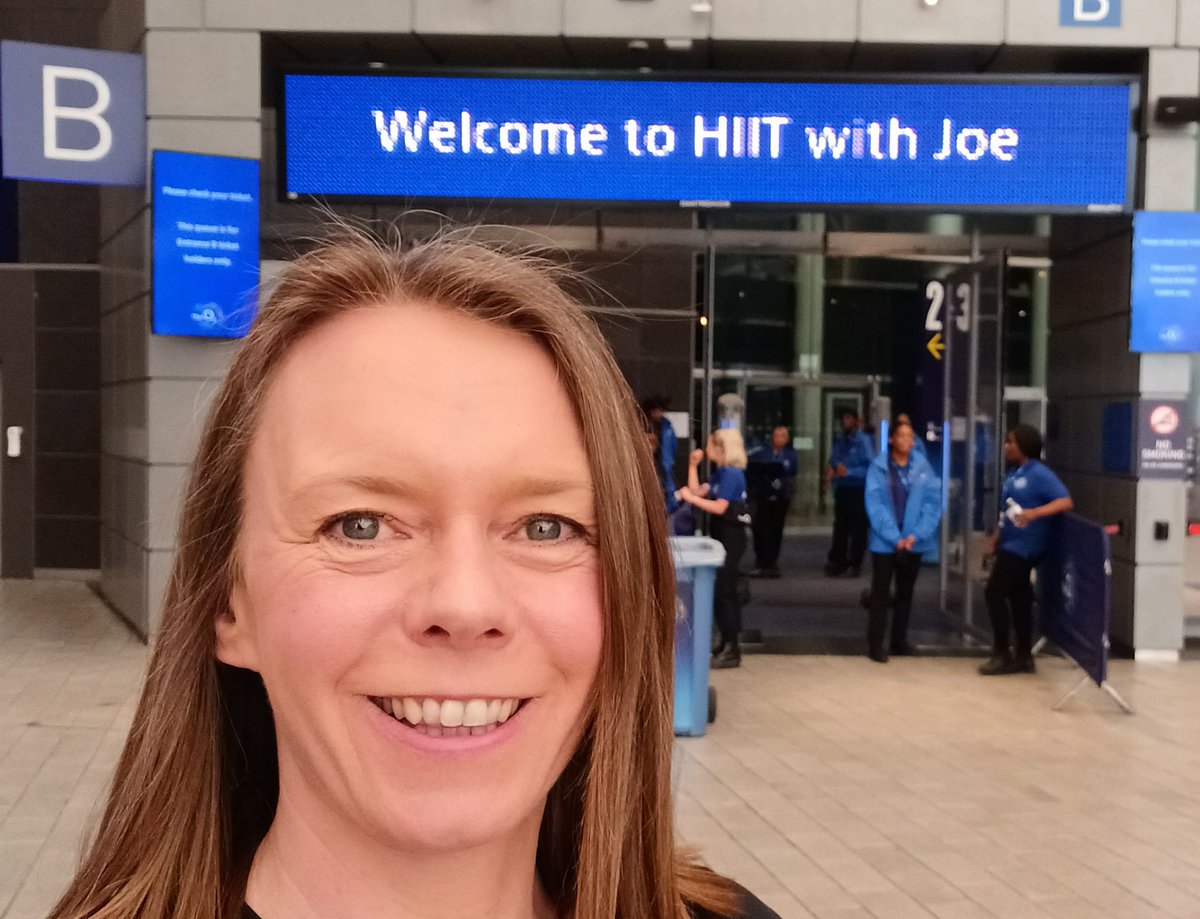 Chris_Farthing's tweet photo. Apparently I have got to tweet this pic of Gail #priorityjoewicks https://t.co/foBcFPjaI1