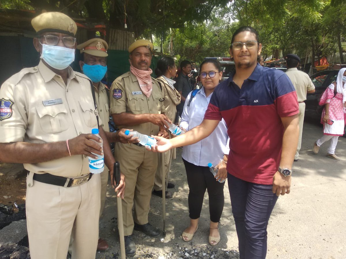 Vivek of <a href="/GoogleIndia/">Google India</a> and his sister Vaishnavi an Engineering student, distributed two dozens of water bottles to the police personnel on bandobust duty in hot sun, near Malakpet Fire Station. When I asked what motivated them, they said it’s their responsibility. God bless 🙏